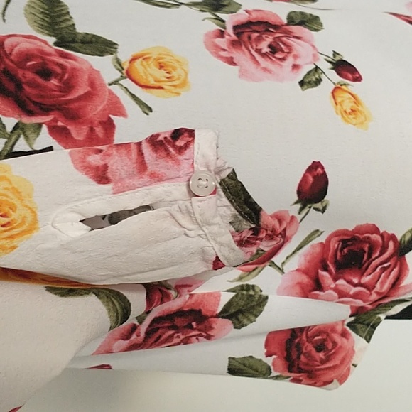 Necktie Floral Top | Multicolor Roses 🌹💐 - Picture 5 of 8